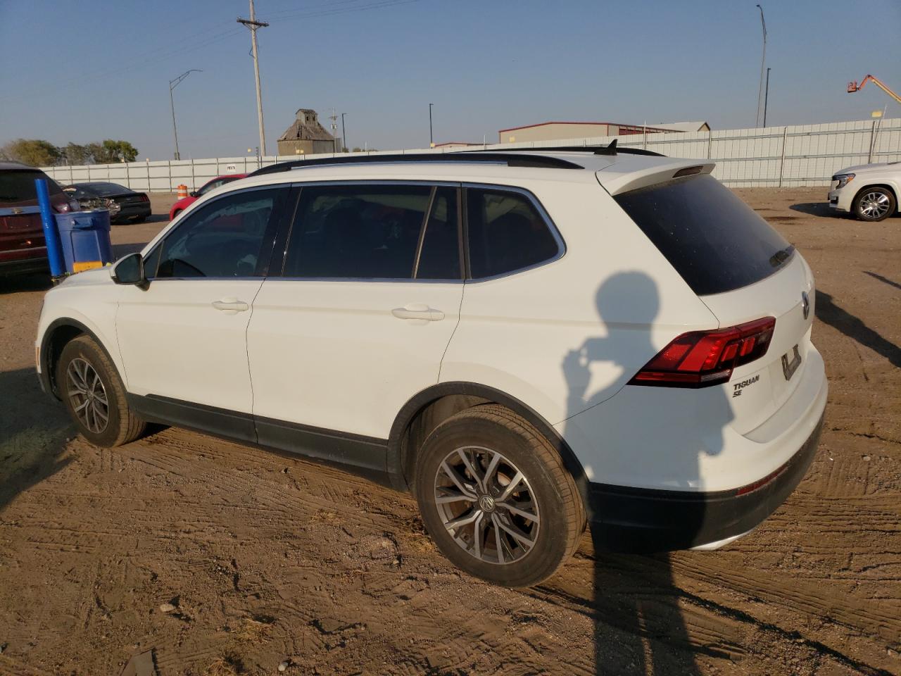 2019 Volkswagen Tiguan - Image 2