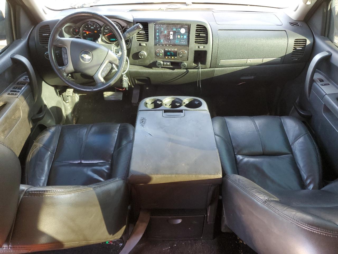 2011 Chevrolet Silverado - Image 8