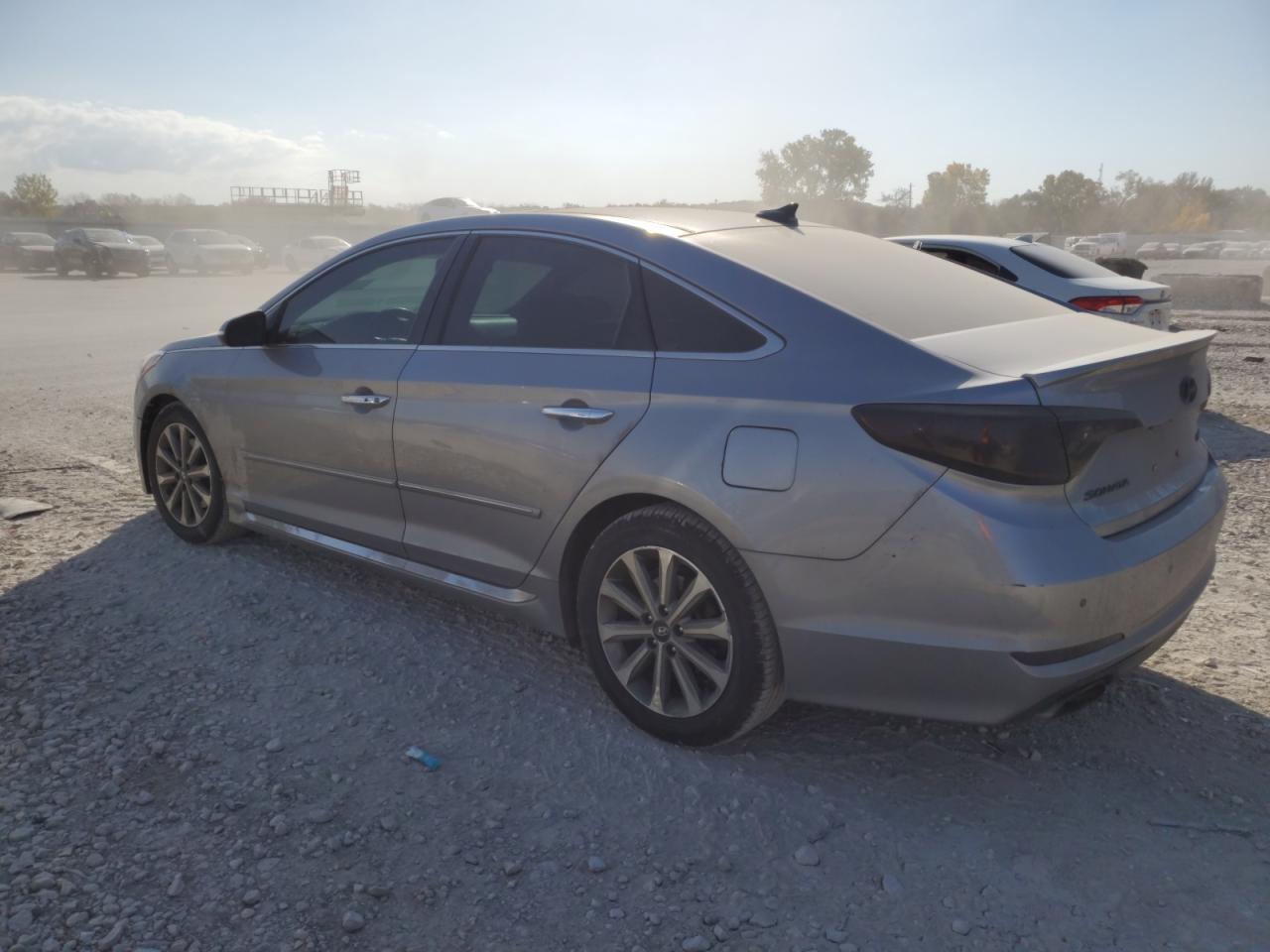 2016 Hyundai Sonata - Image 2