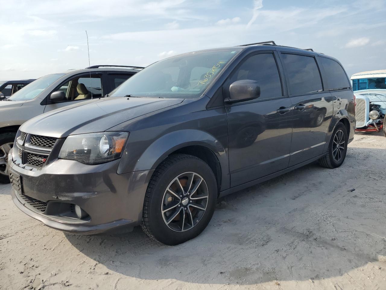 2019 Dodge Caravan - Image 1