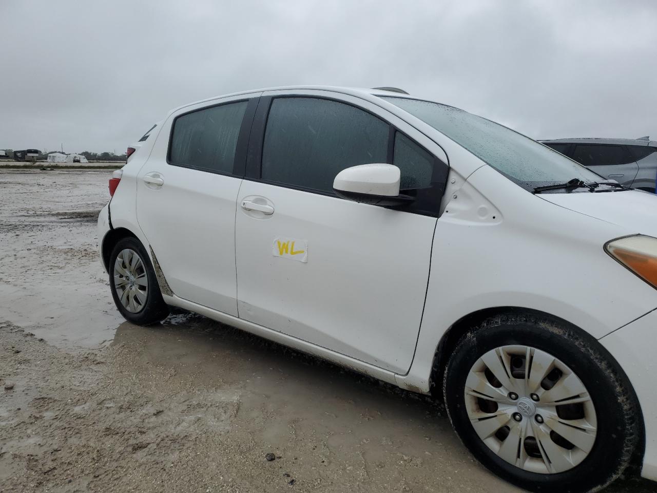 JTDKTUD33CD509587 2012 Toyota Yaris