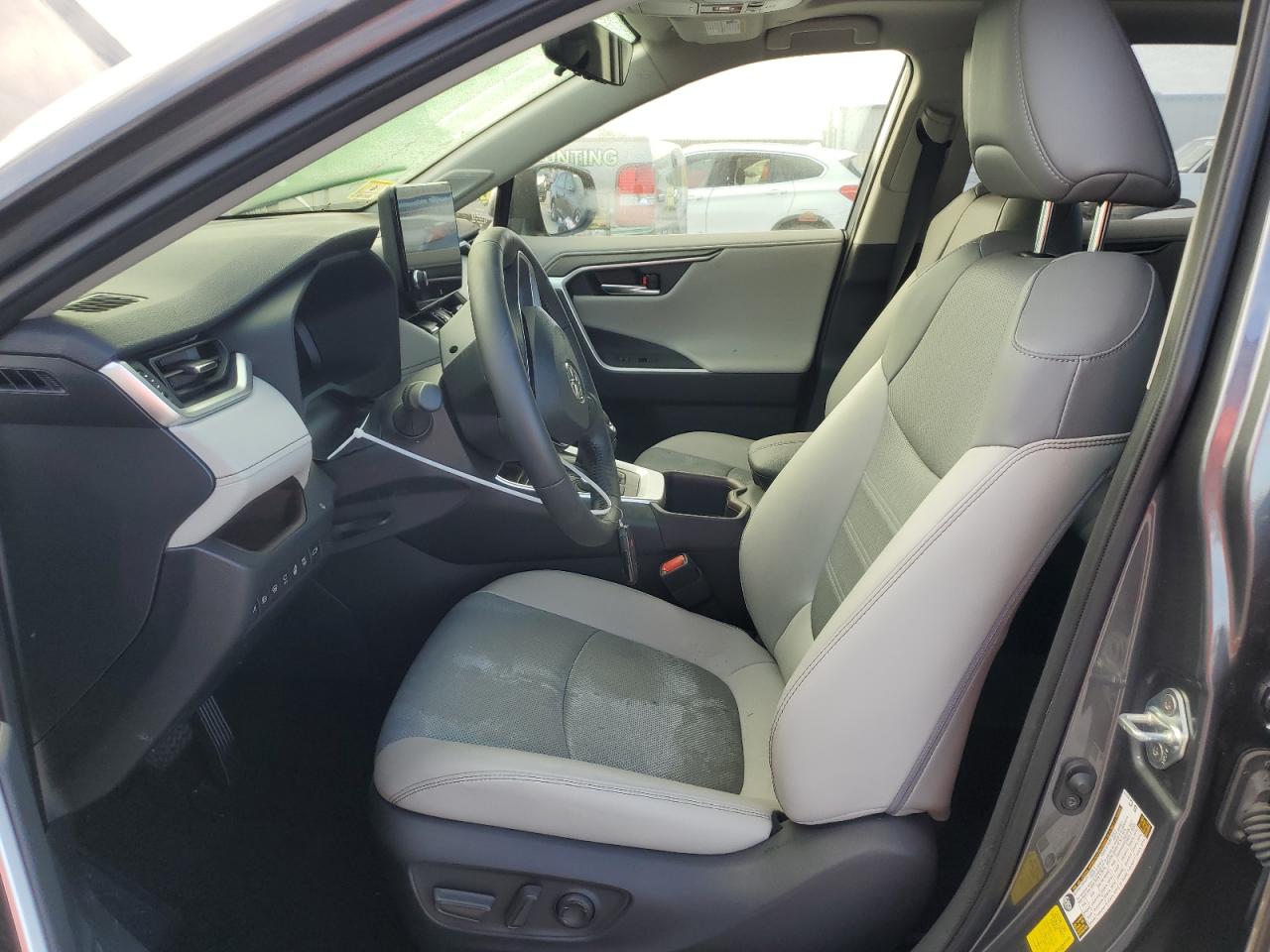 2023 Toyota RAV 4 - Image 7