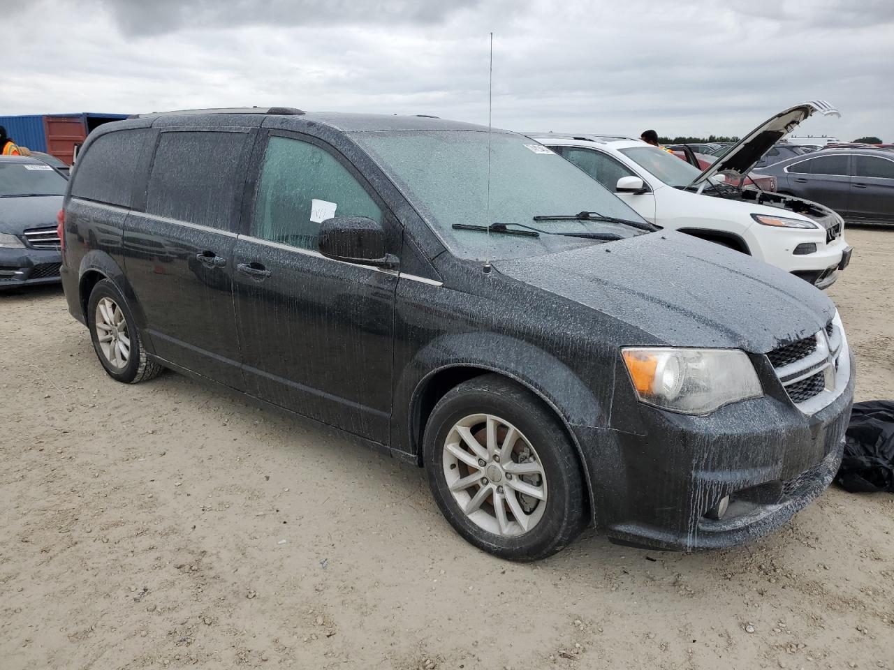 2018 Dodge Caravan - Image 4