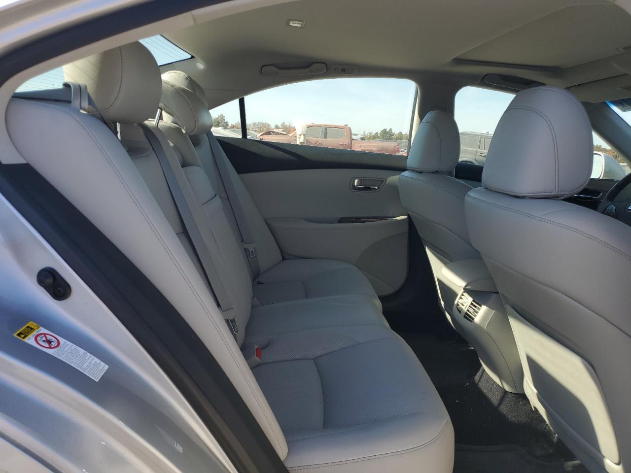 2012 Lexus ES - Image 10