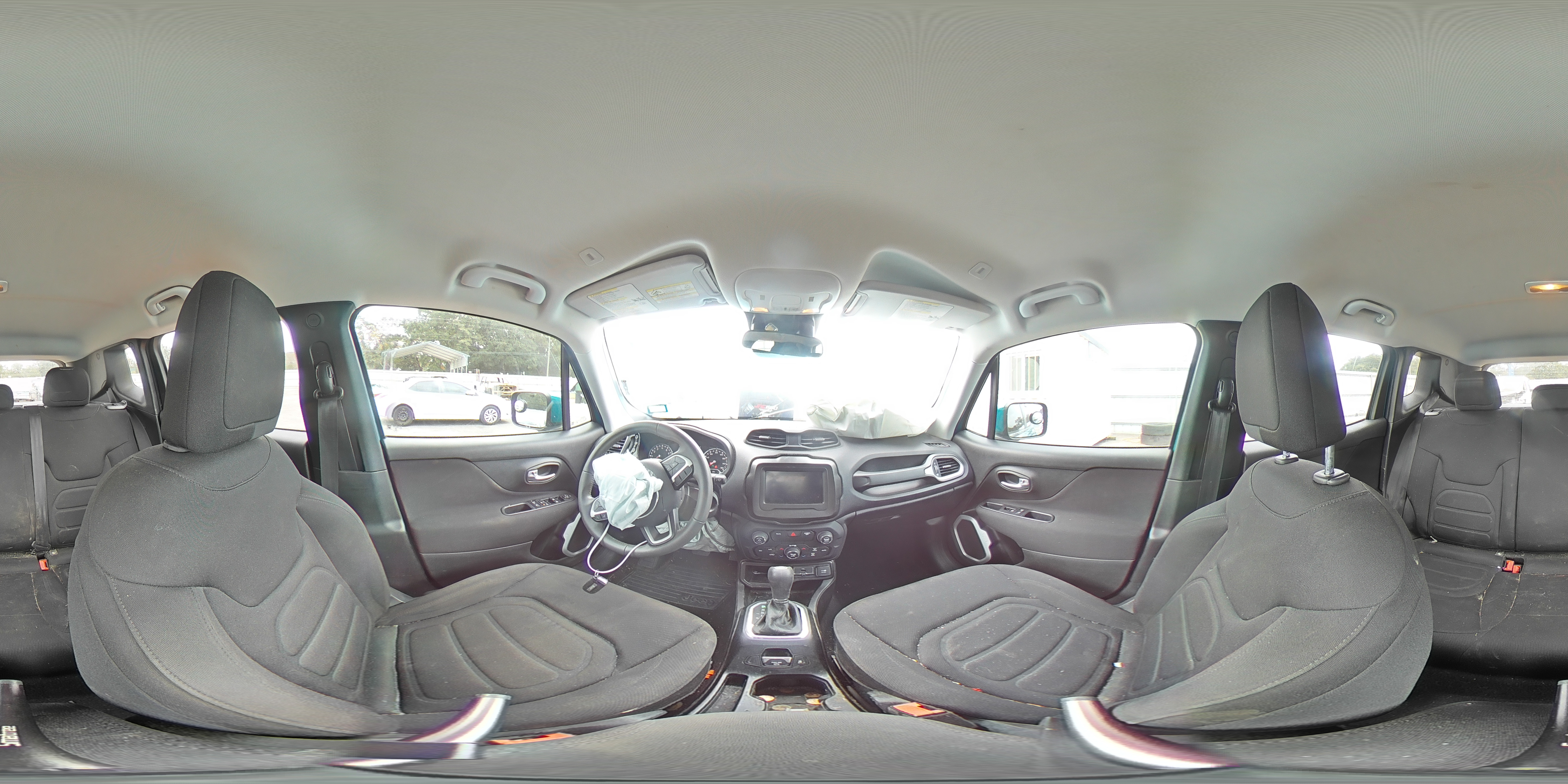 2019 Jeep Renegade - Image 12