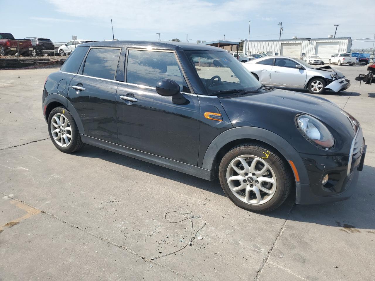 2015 MINI Cooper - Image 4