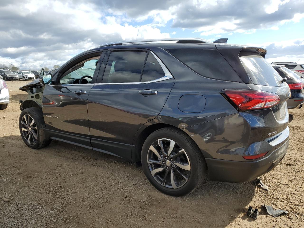 2022 Chevrolet Equinox - Image 2
