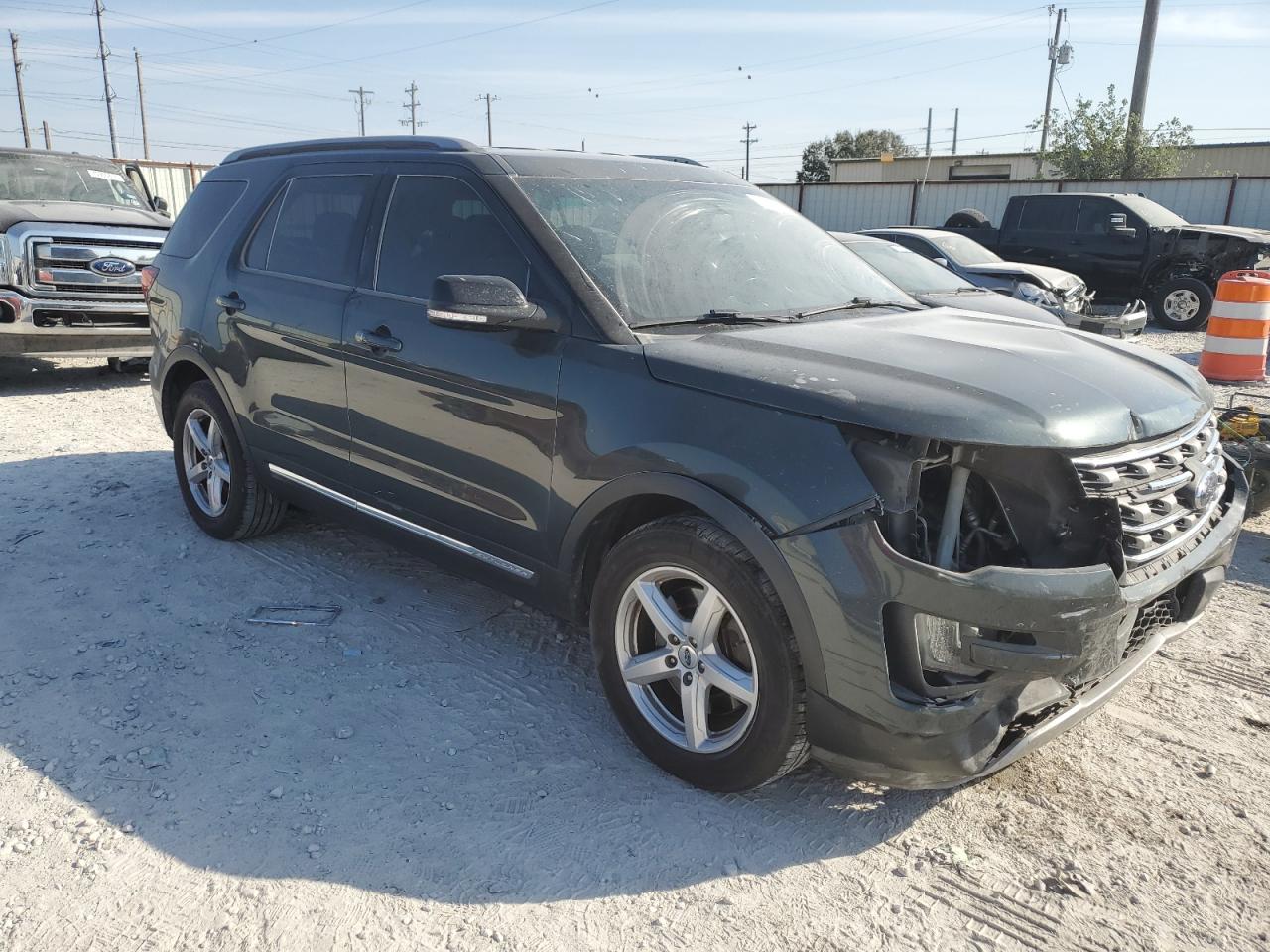 2016 Ford Explorer - Image 4