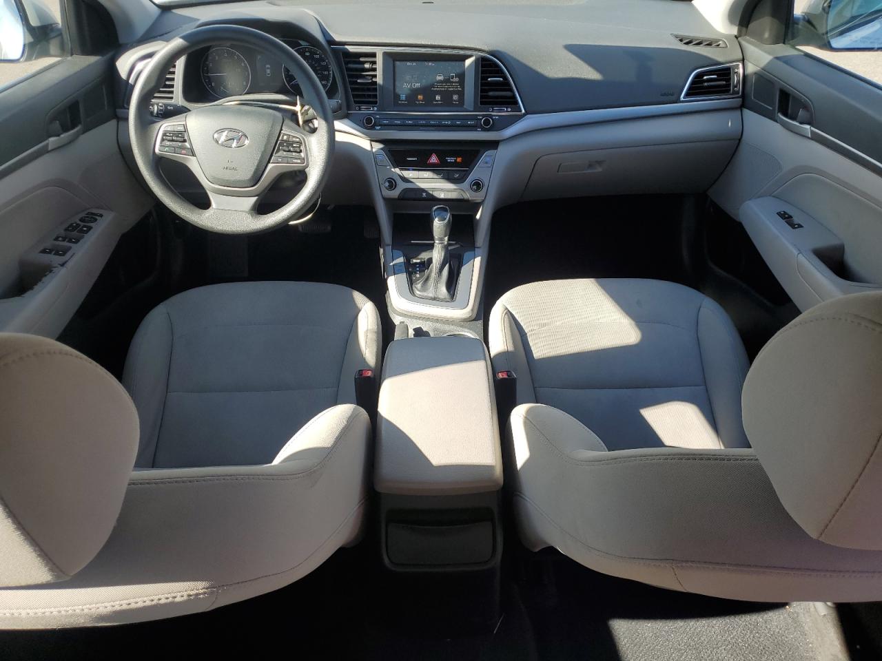 2018 Hyundai Elantra - Image 8