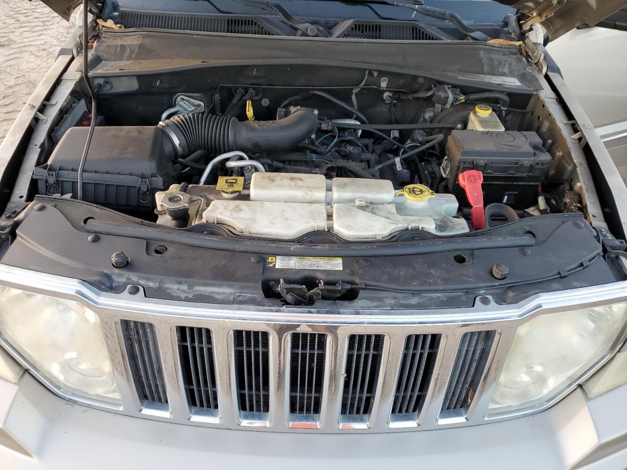 2011 Jeep Liberty (North America) - Image 12