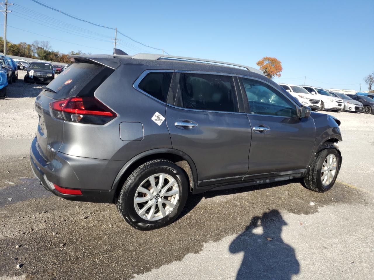 2018 Nissan Rogue - Image 3