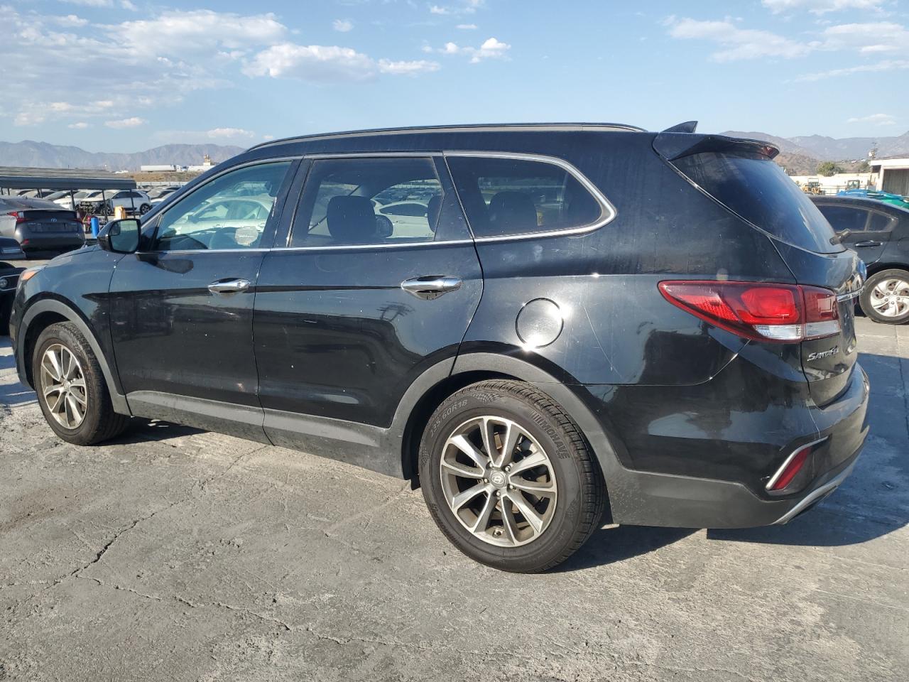 2018 Hyundai Santa Fe - Image 2