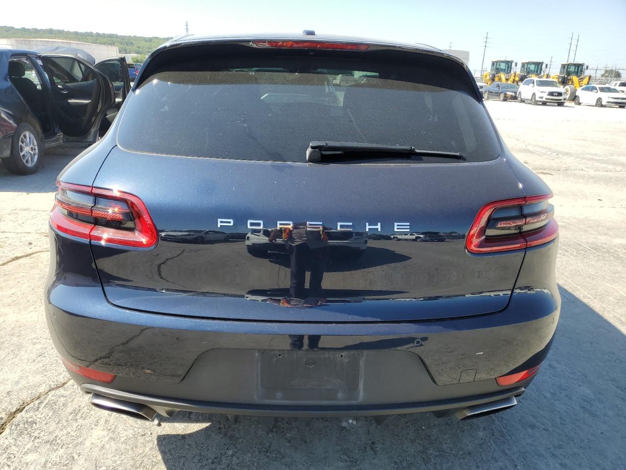 WP1AA2A57HLB00872 2017 Porsche Macan