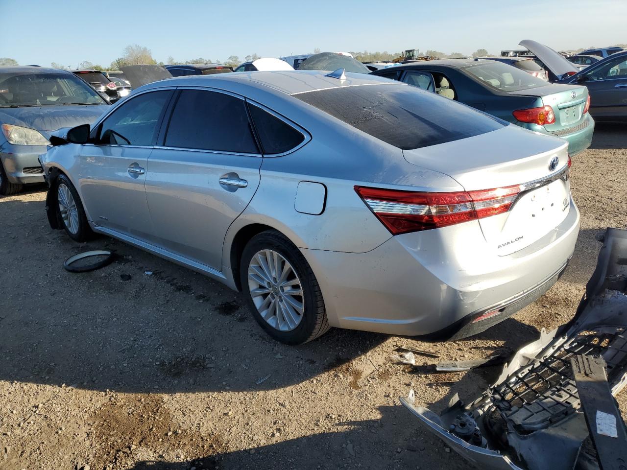 2013 Toyota Avalon - Image 2