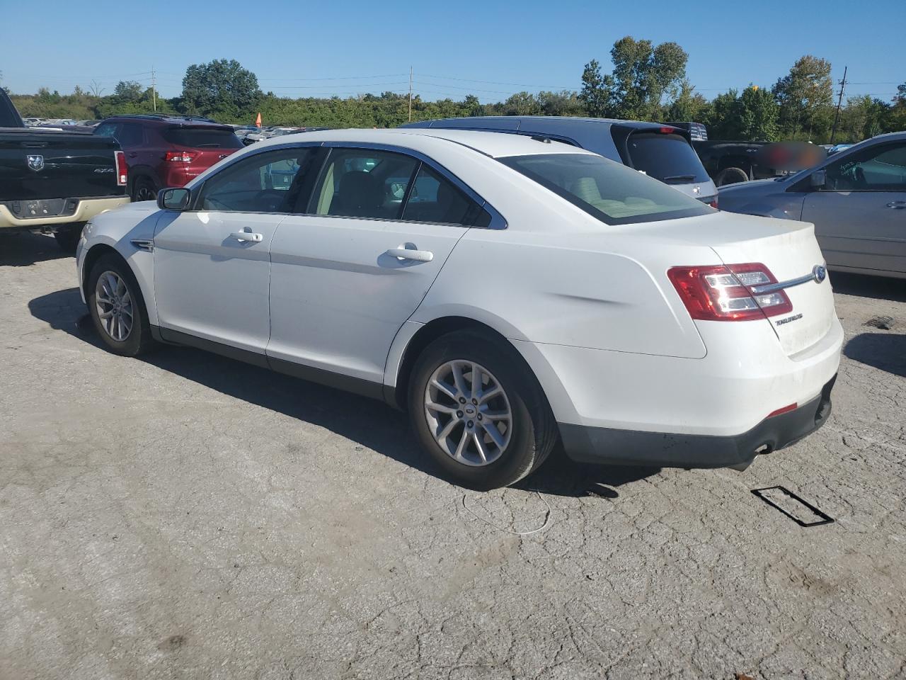2013 Ford Taurus - Image 2