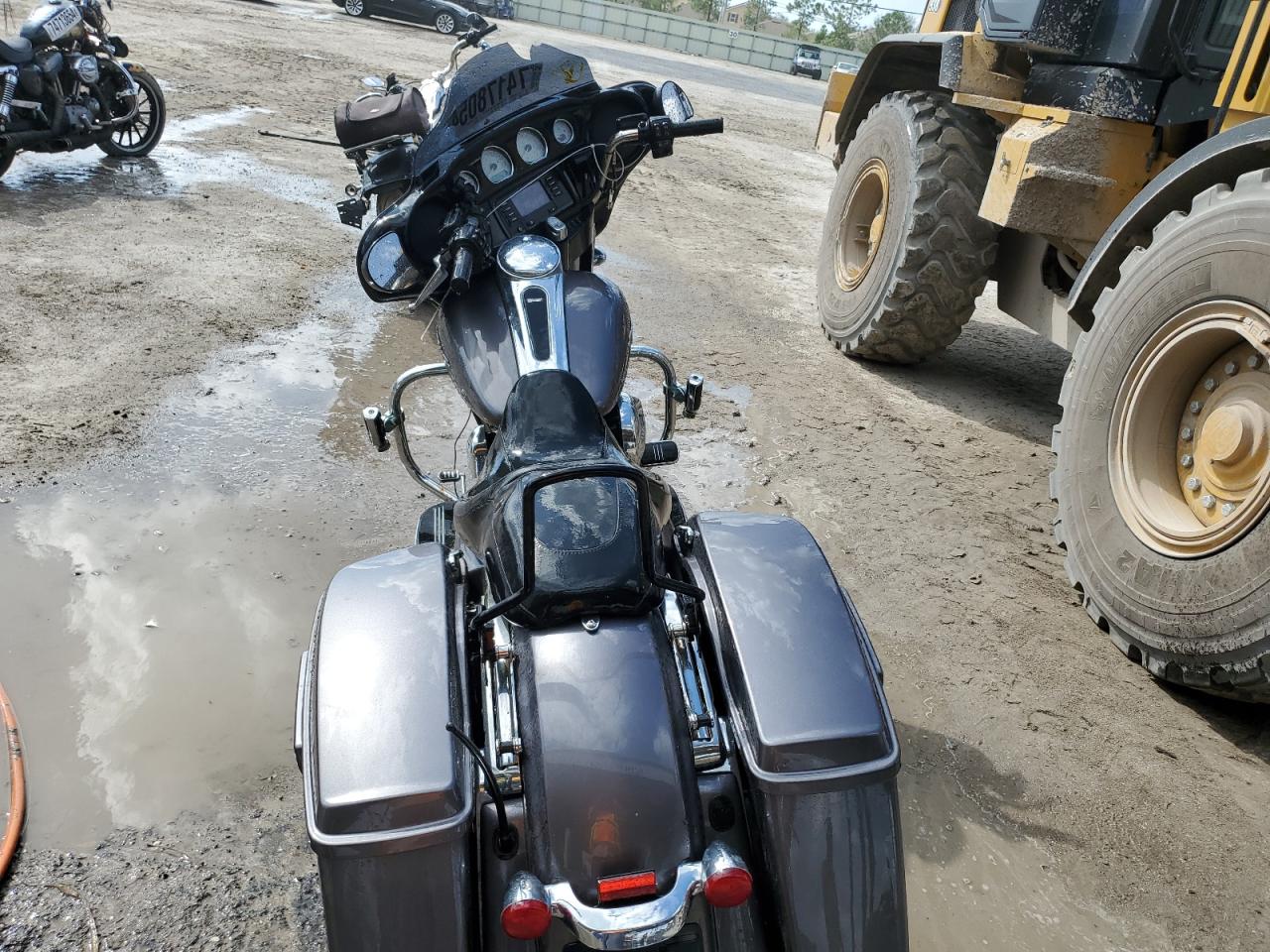 2014 Harley-Davidson Flhx Street Glide VIN: 1HD1KBM11EB701993 Lot: 74178054