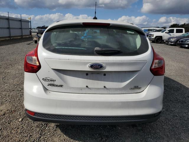 Hatchbacks FORD FOCUS 2014 White