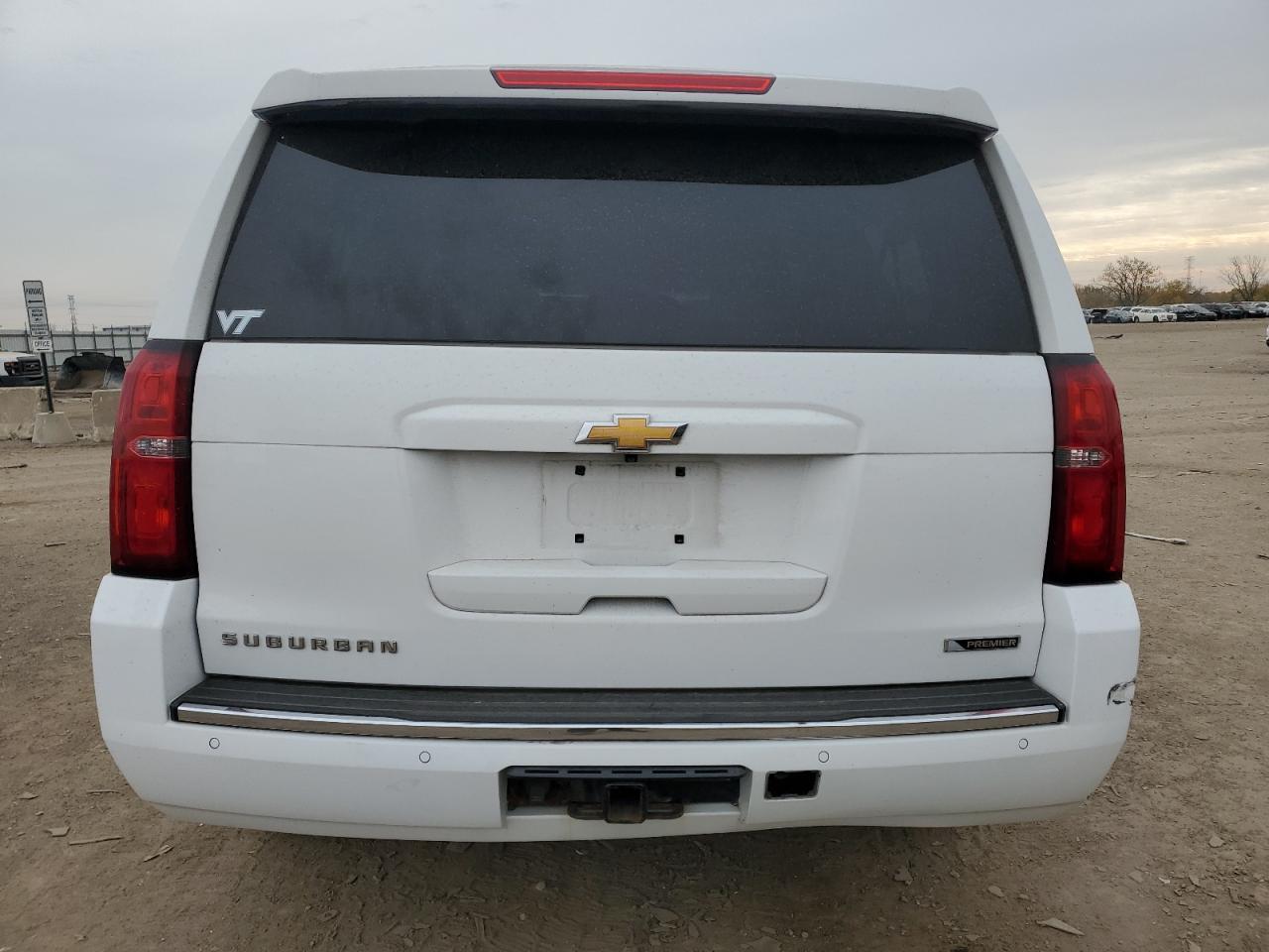 2017 Chevrolet Suburban - Image 6