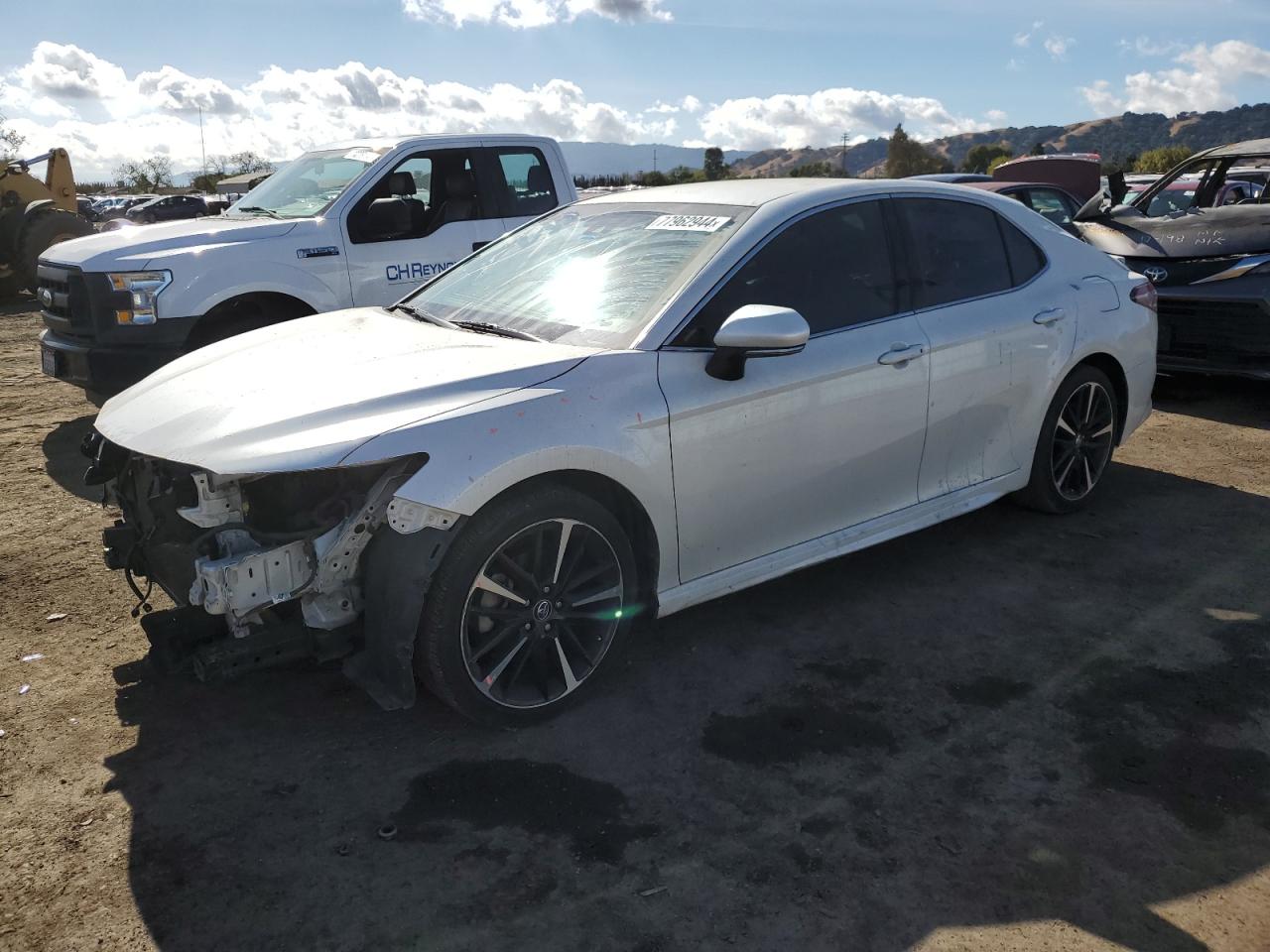 VIN 4T1B61HKXJU056973 2018 TOYOTA CAMRY no.1