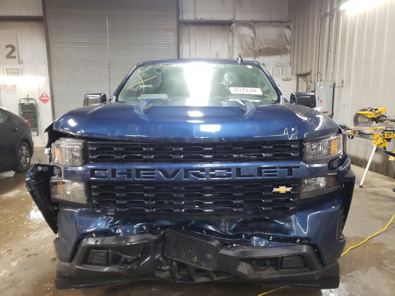 2021 Chevrolet Silverado K1500 Custom VIN: 3GCPYBEKXMG263563 Lot: 76173564