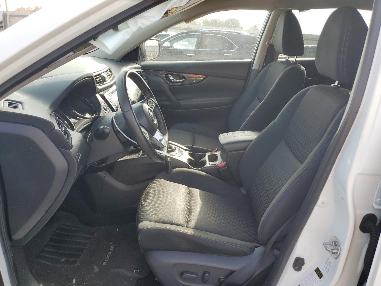 2019 Nissan Rogue - Image 7