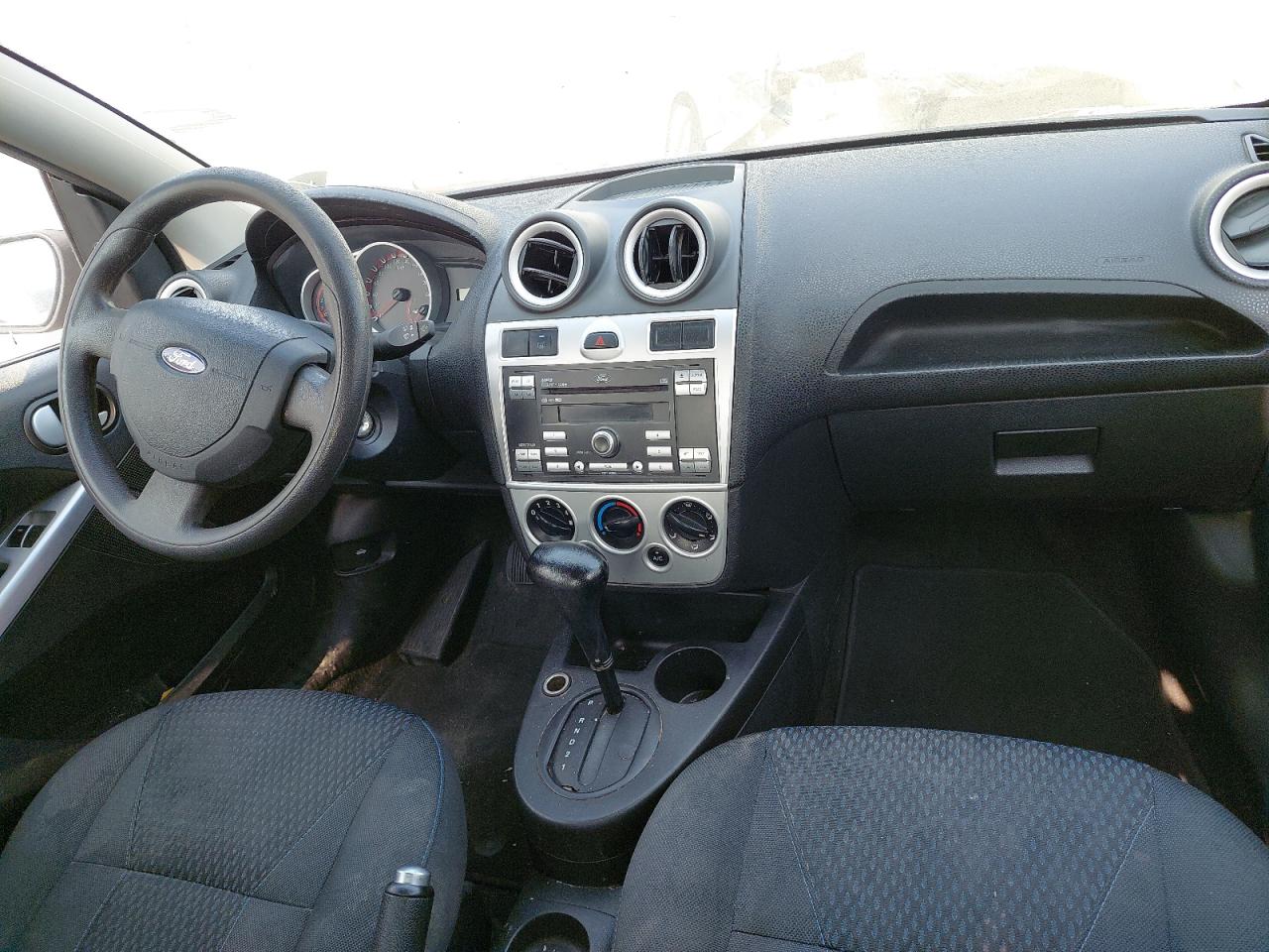 MAJTJ2ZD8FAA51687 - 2015 Ford Figo - #77049834