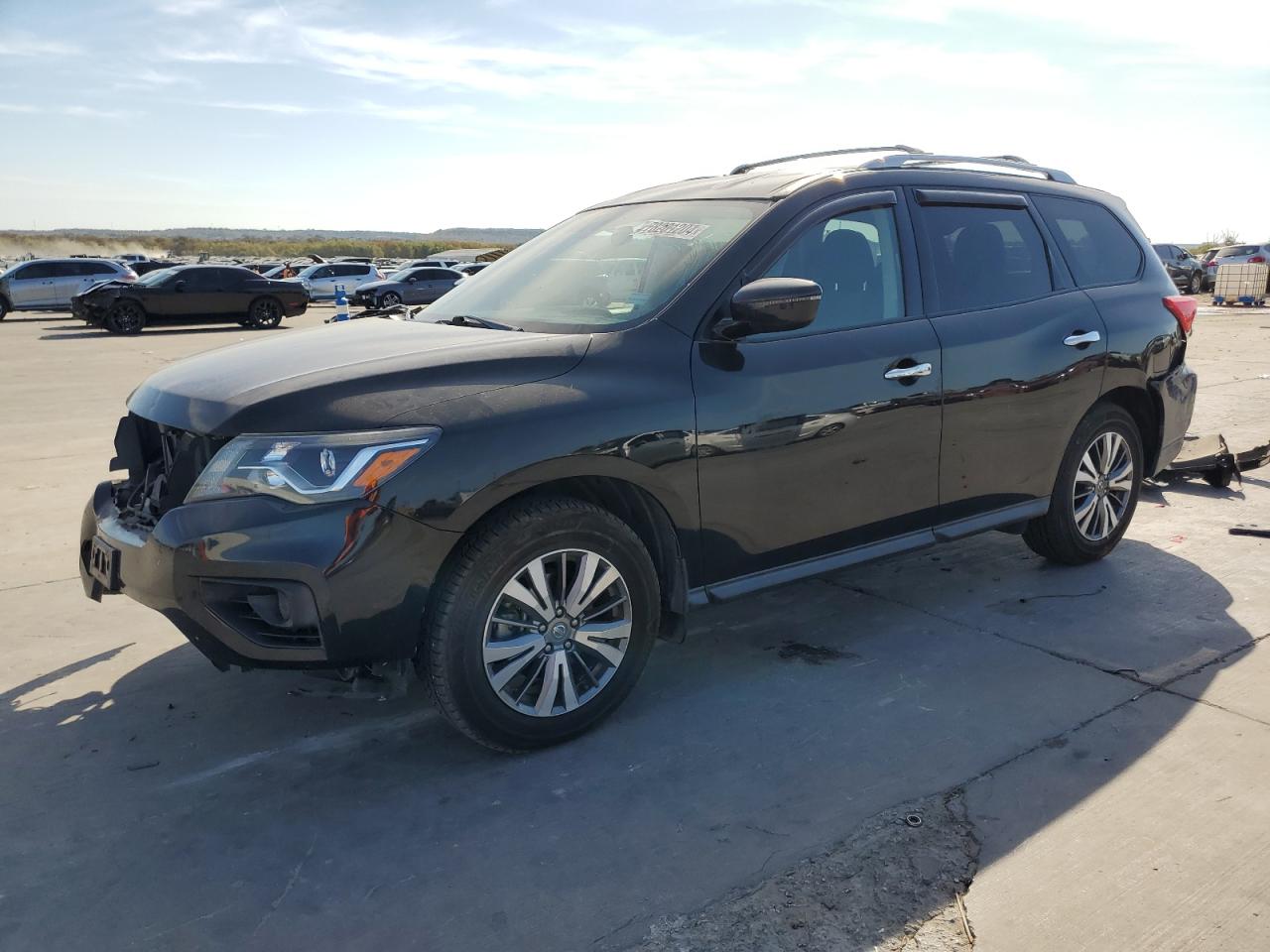 2019 Nissan Pathfinder - Image 1