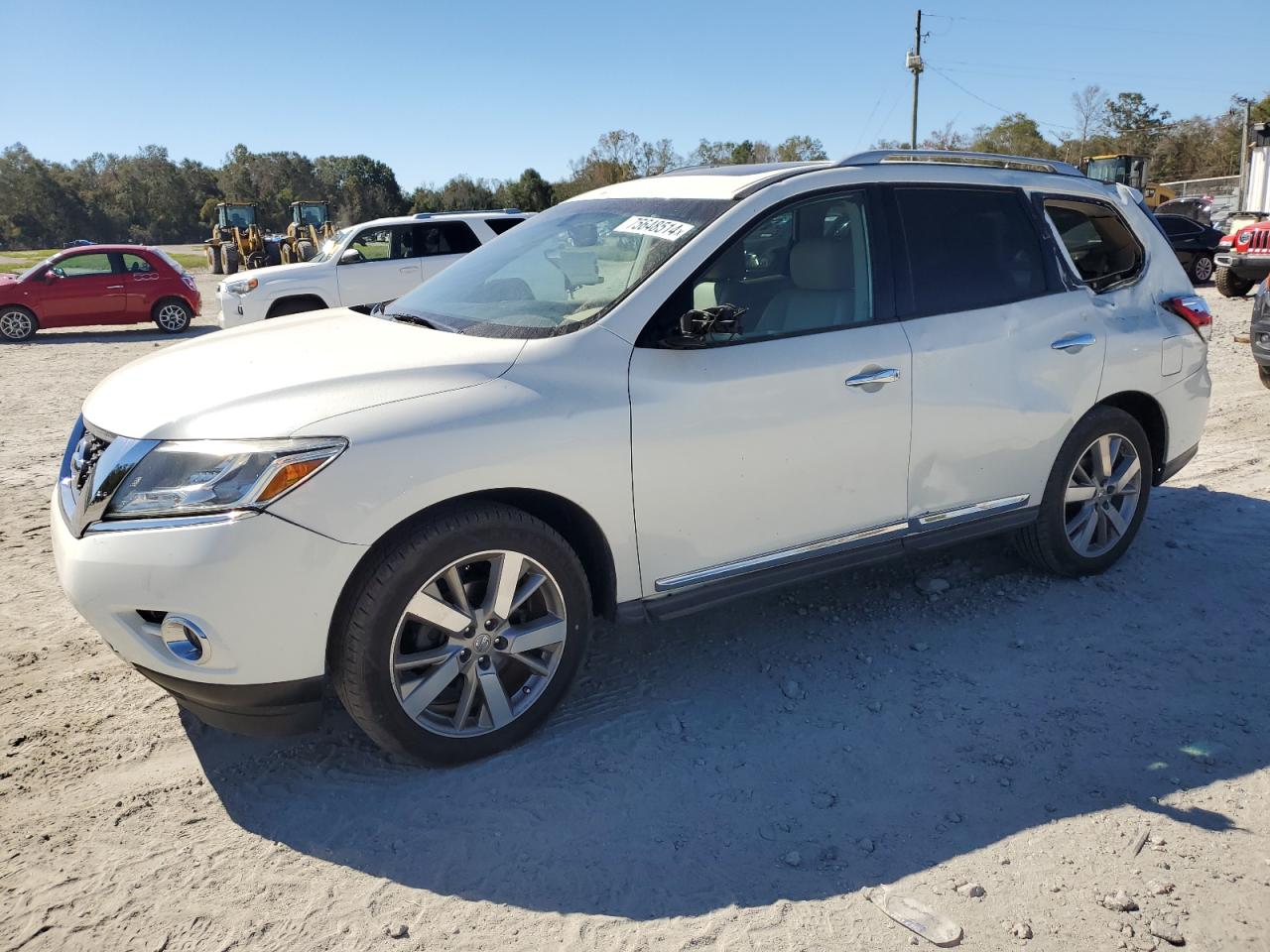 2016 Nissan Pathfinder - Image 1