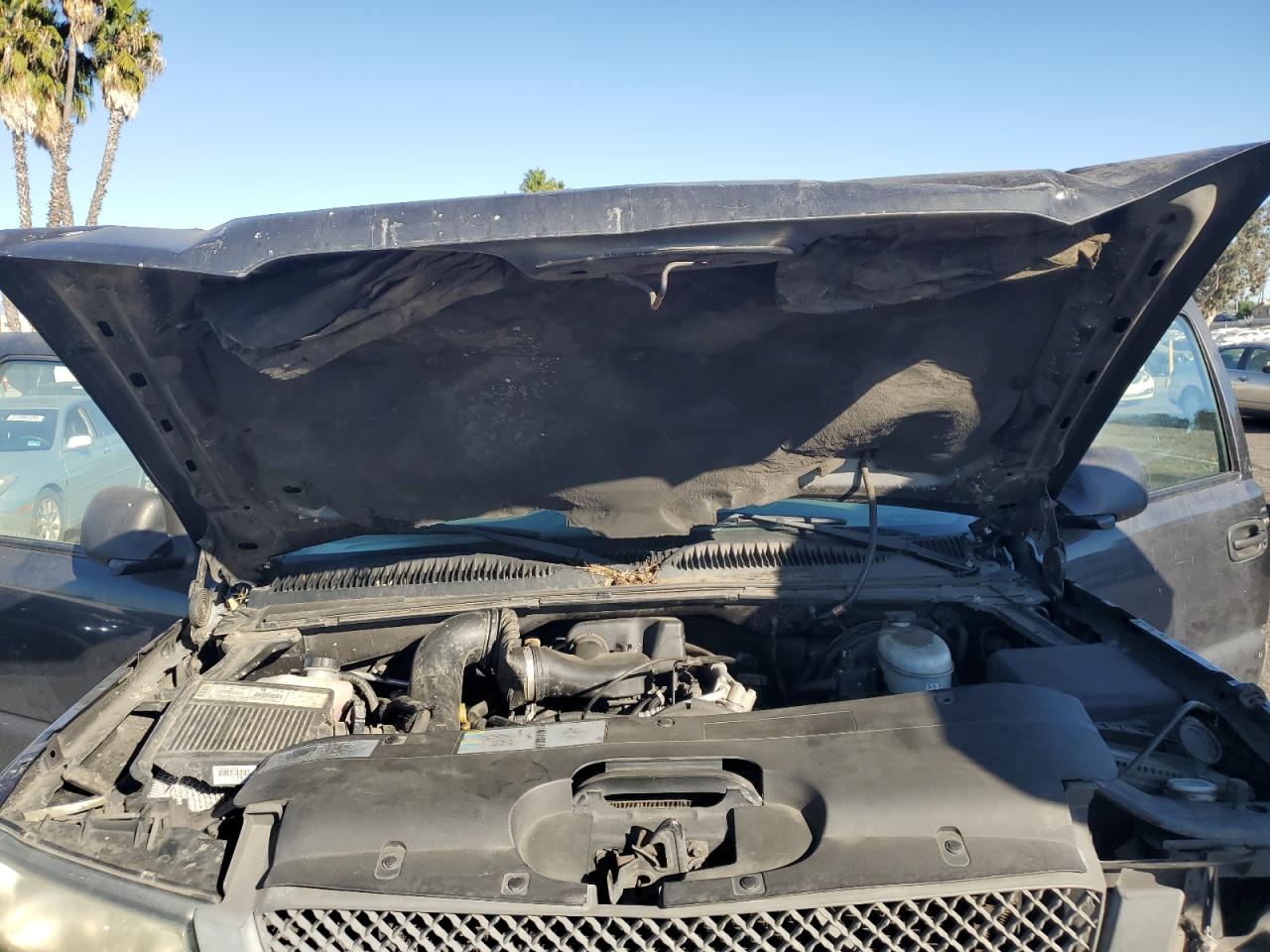 2003 Chevrolet Silverado - Image 11