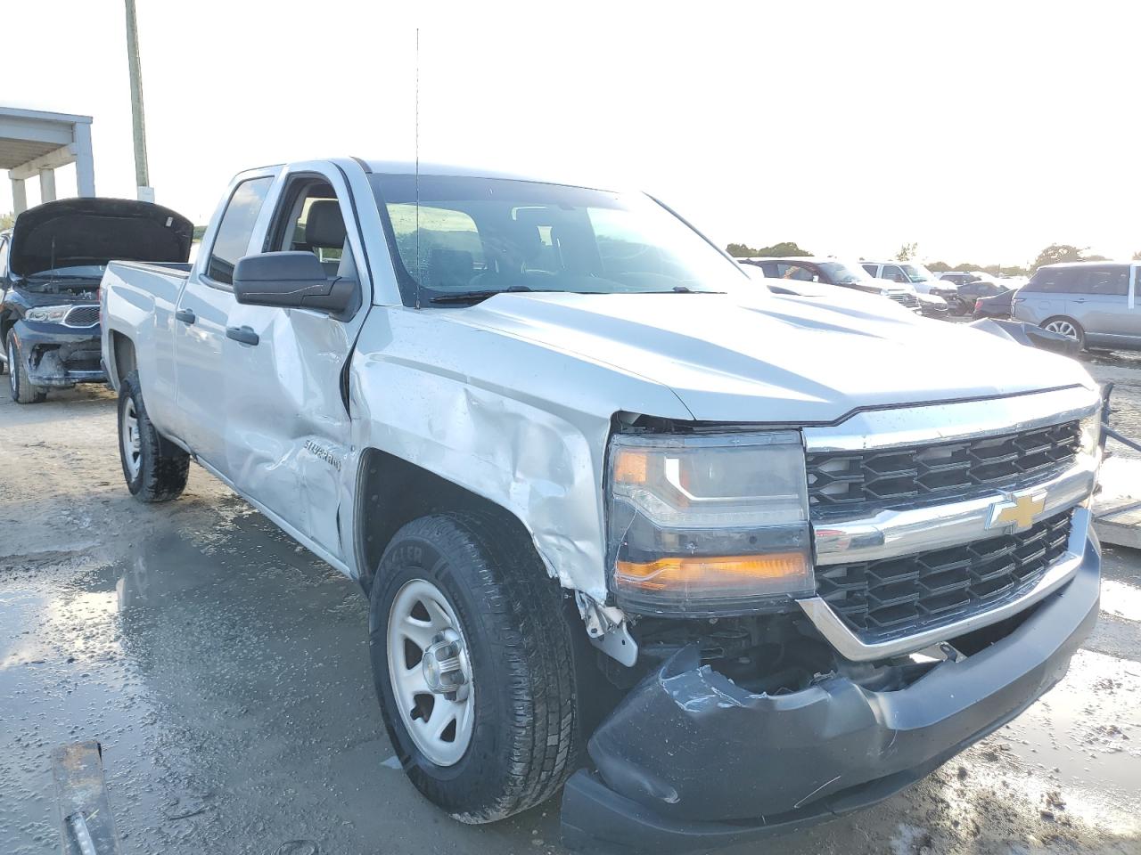 2016 Chevrolet Silverado - Image 4