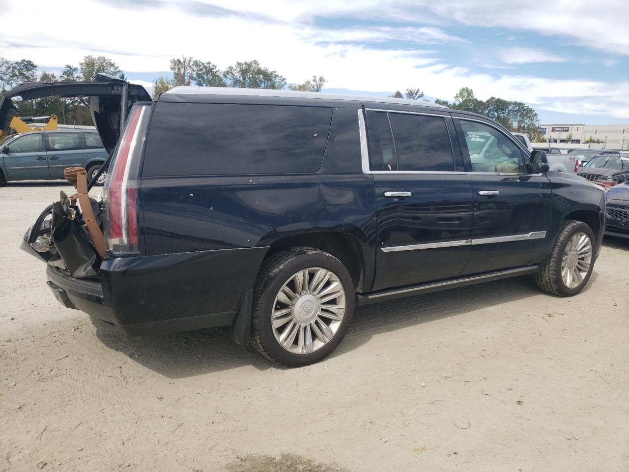 2017 Cadillac Escalade - Image 3
