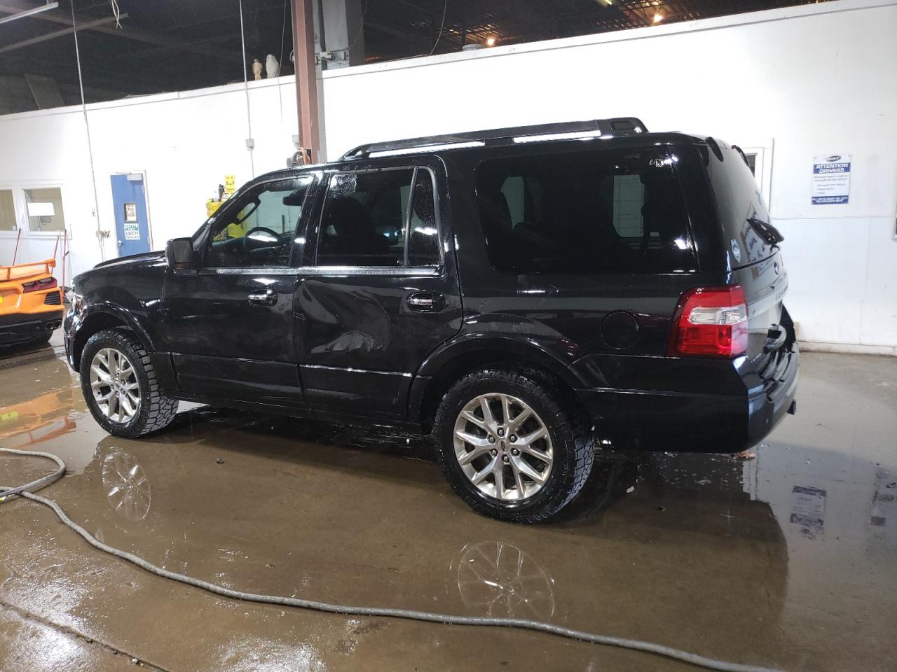 2015 Ford Expedition - Image 2