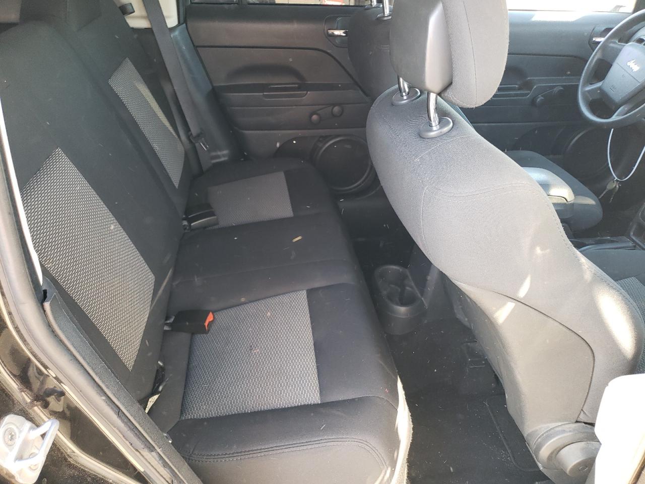 2010 Jeep Liberty (Patriot) - Image 11