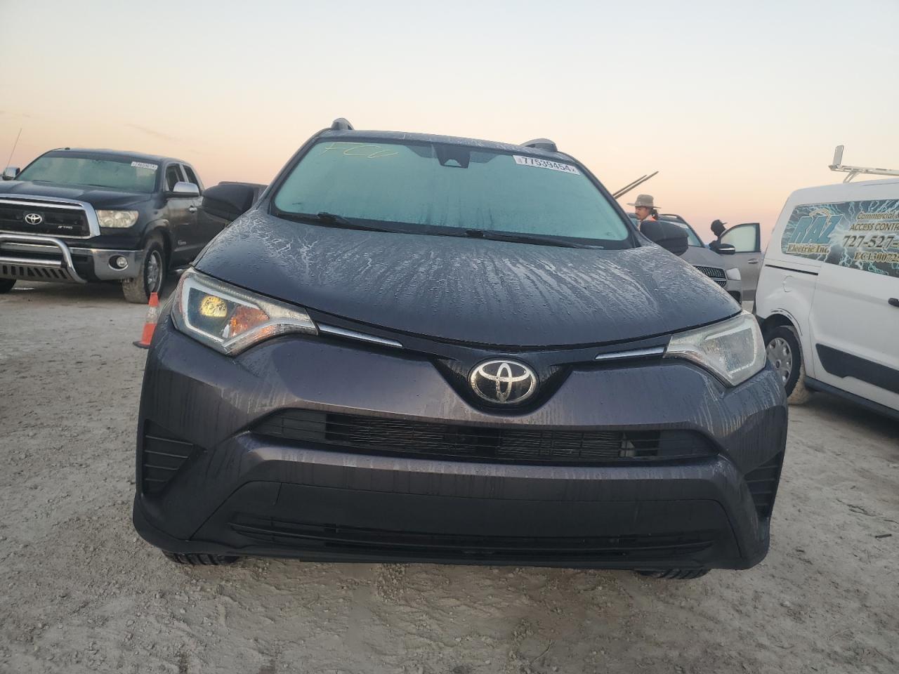 2018 Toyota RAV 4 - Image 5