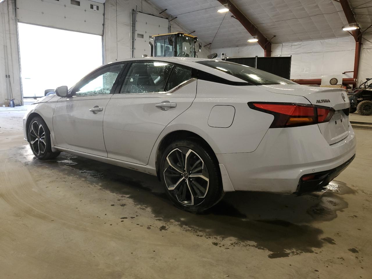 2024 Nissan Altima - Image 2
