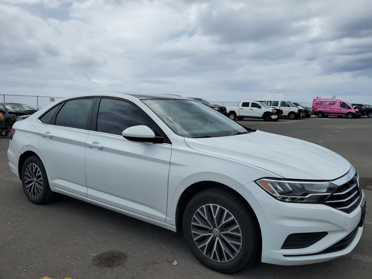 2020 Volkswagen Jetta - Image 4
