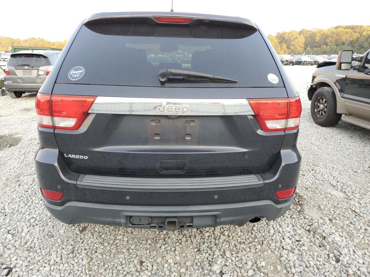 1C4RJEAG8CC261084 2012 Jeep Grand Cherokee Laredo