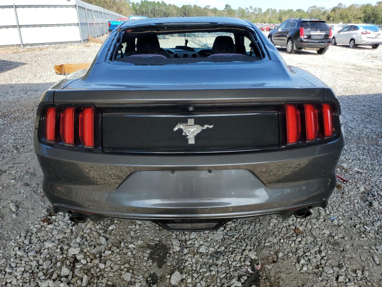 1FA6P8AM8H5262908 2017 Ford Mustang