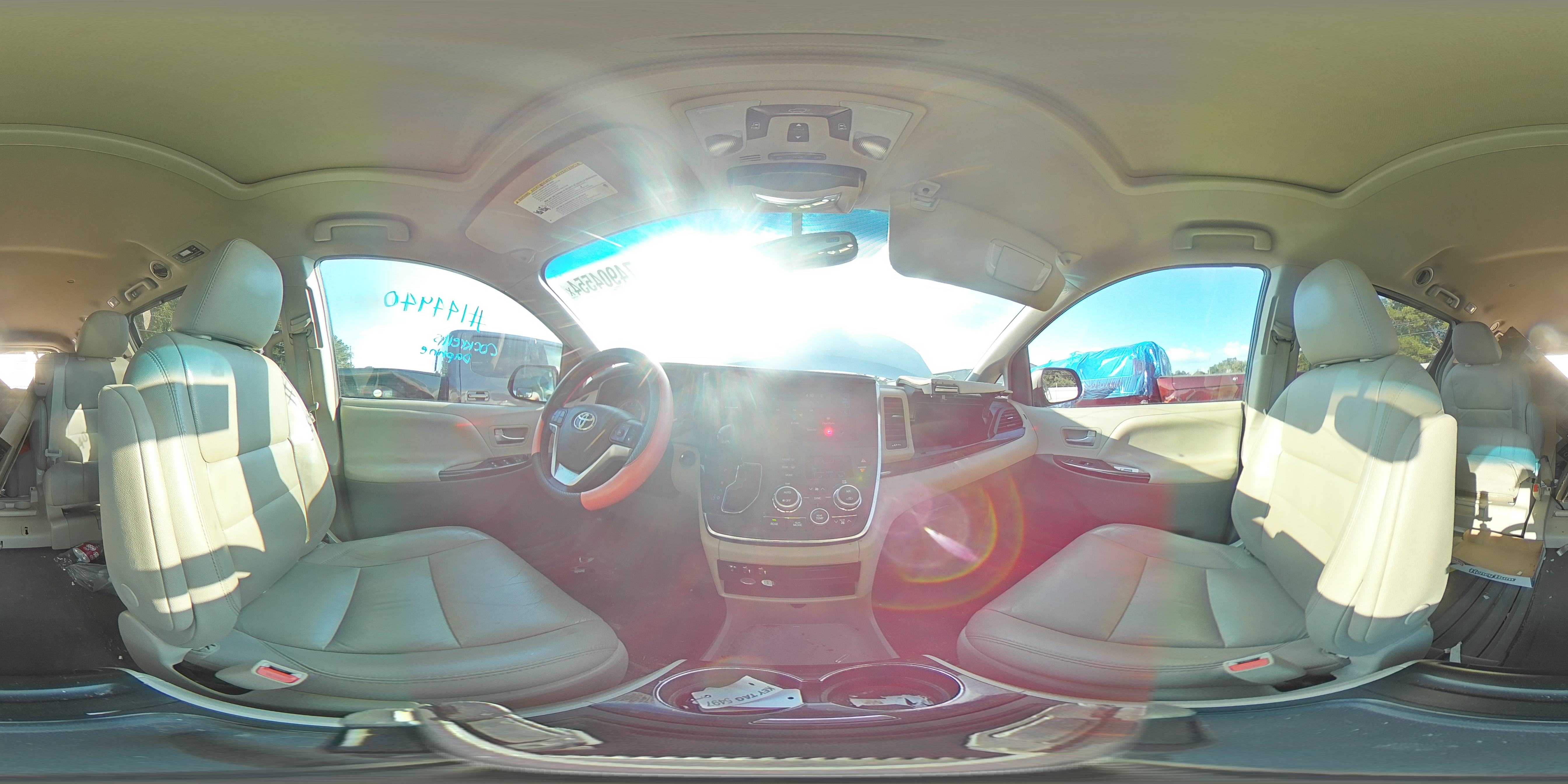 2017 Toyota Sienna - Image 15