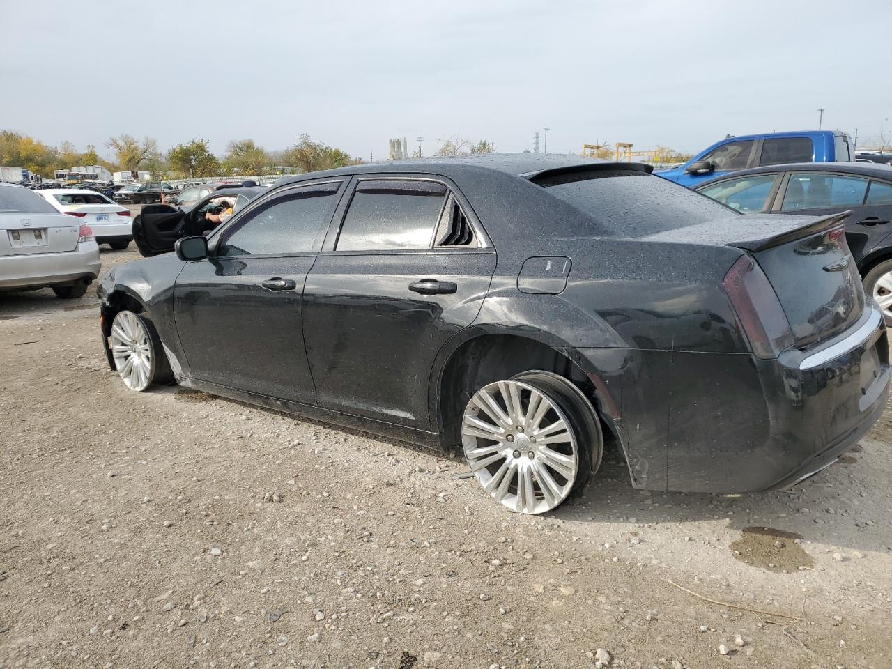 2016 Chrysler 300 - Image 2