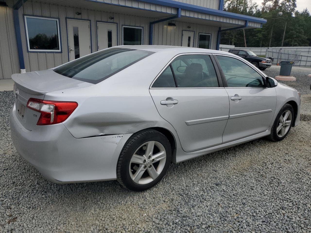 2013 Toyota Camry - Image 3