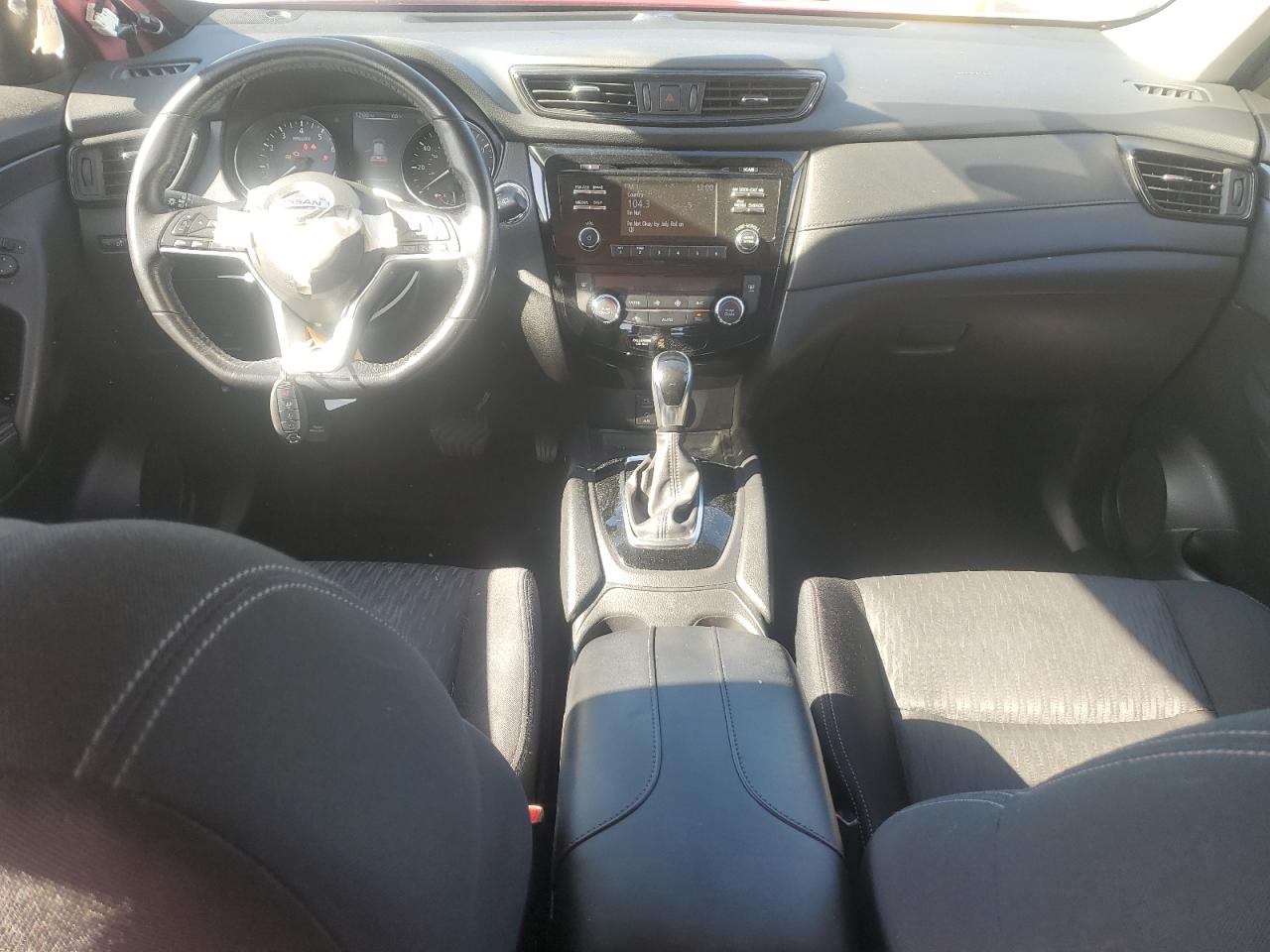 2017 Nissan Rogue - Image 8