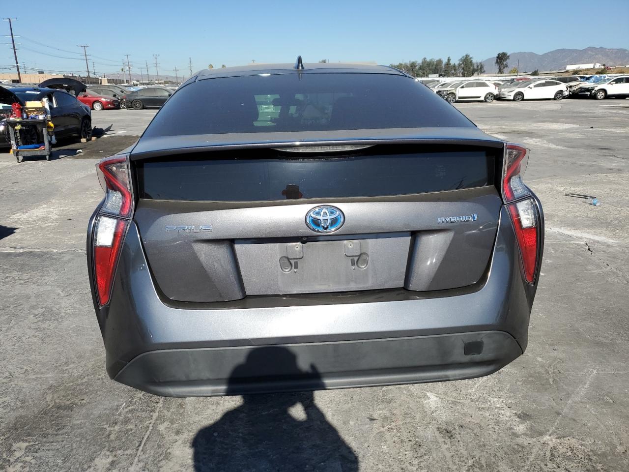 VIN JTDKBRFU2J3598576 2018 TOYOTA PRIUS no.6