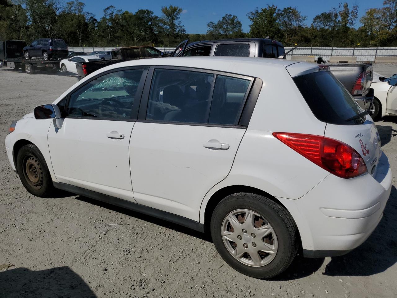 2012 Nissan Versa - Image 2