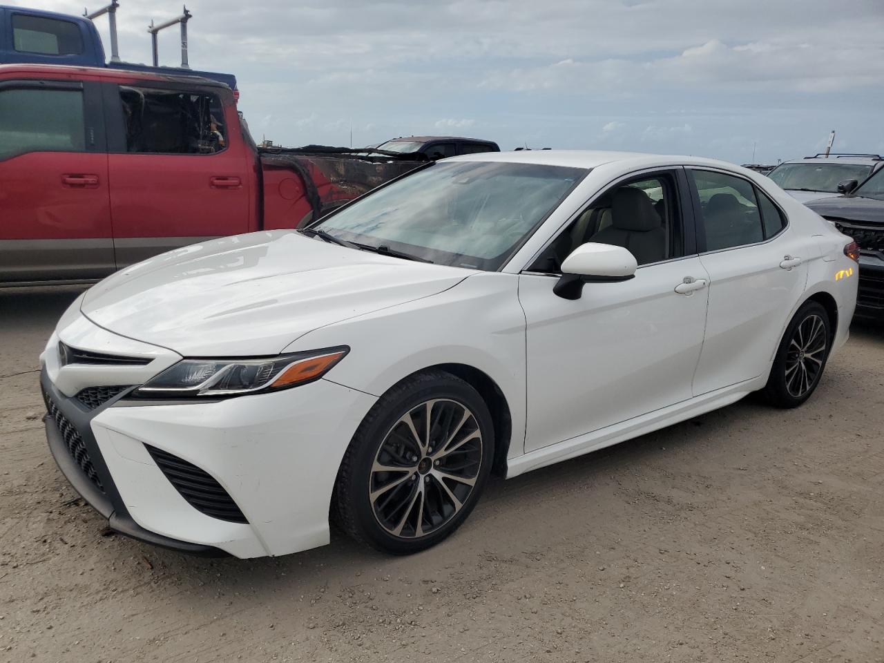 JTNB11HK4J3005439 2018 TOYOTA CAMRY - Image 1