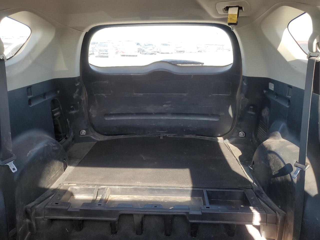 2015 Toyota RAV 4 - Image 10