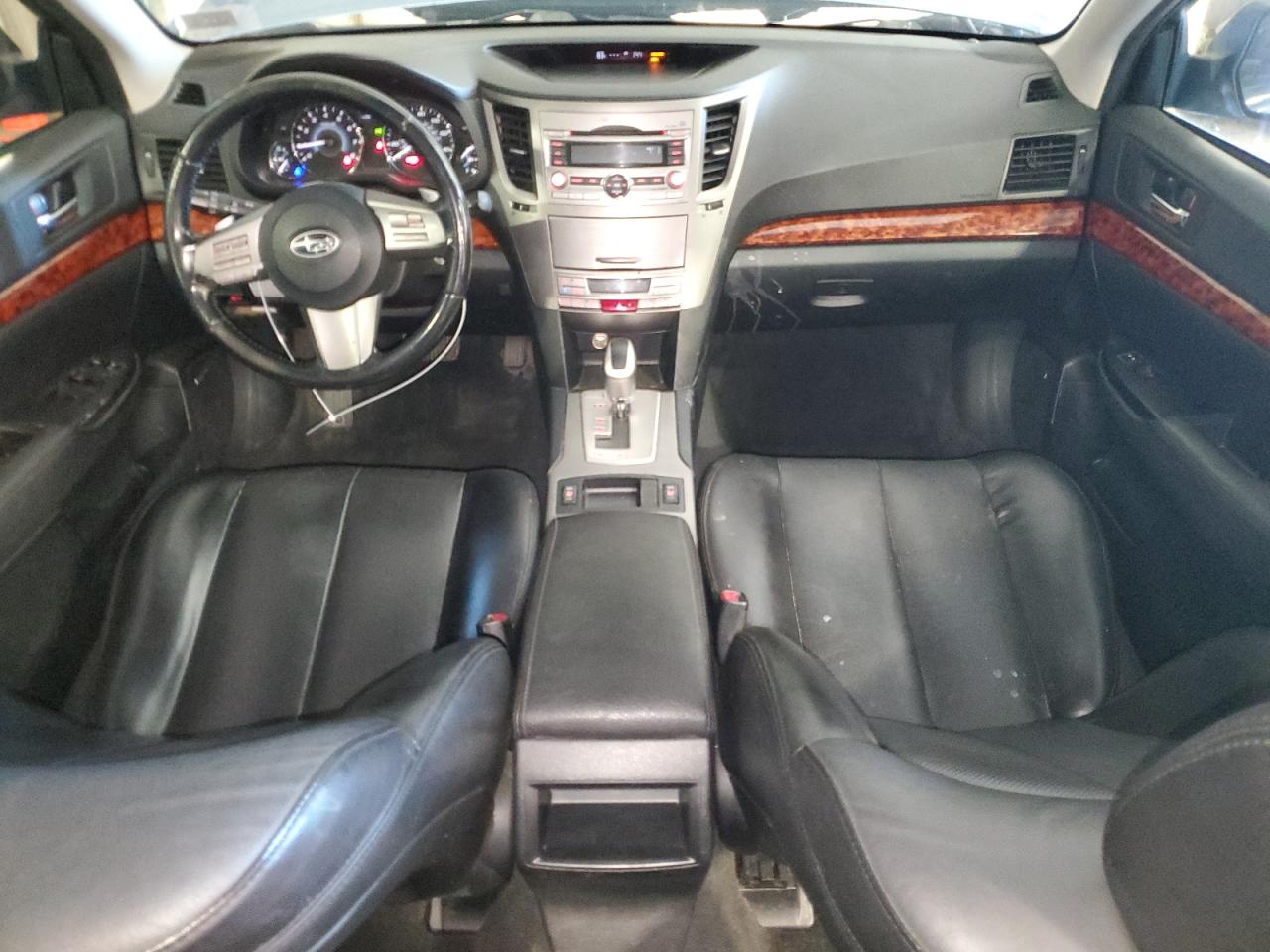 2010 Subaru Outback - Image 8