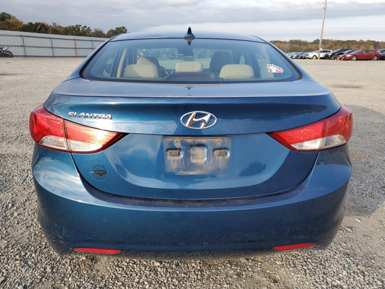 2013 Hyundai Elantra - Image 6