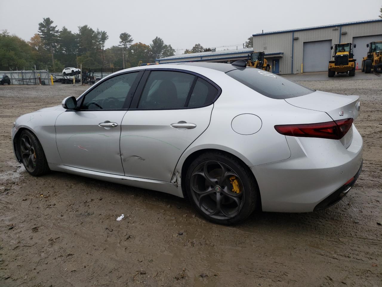 2017 Alfa Romeo Giulia - Image 2