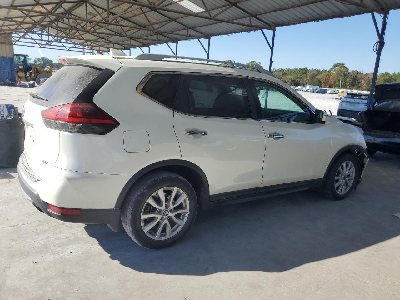 2017 Nissan Rogue - Image 3